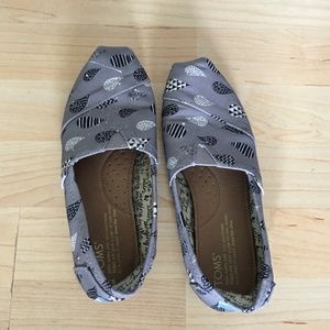 Toms with Illustration
